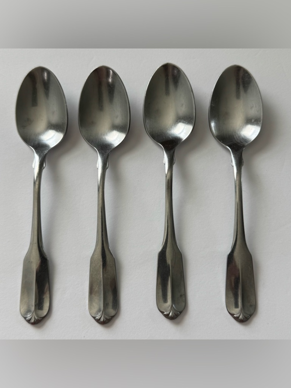 Oneida Stainless Steel Spoons - Silver Polished Finish‎